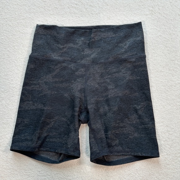 Vuori Clean high‎ rise clean Elevation Shorty Women's Biker Shorts black camo XS - Picture 7 of 10